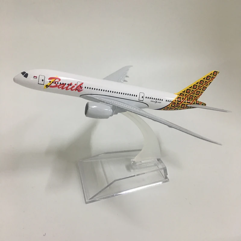 Batik Airlines Flyvemaskine model Boeing 787 fly 16CM Metal legering trykstøbning 1:400 fly model legetøj Collectible Gratis gaver 0