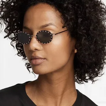 2021 Nye Vintage Metal Punk Solbriller Kvinder Mode Luksus Diamant Små Ovale solbriller Kvindelige Nuancer Oculos Feminino UV400 2