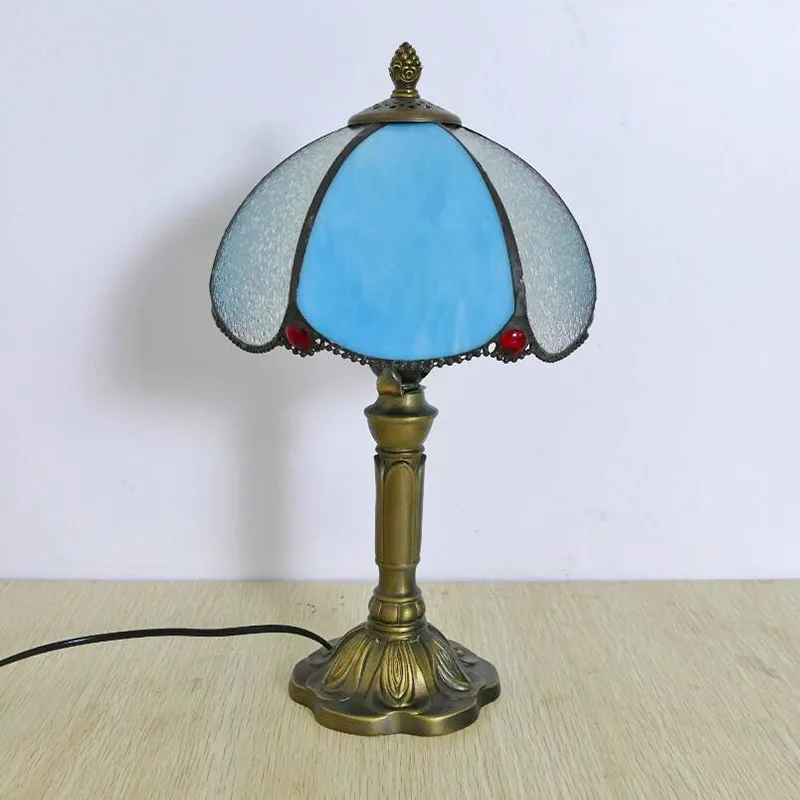 WOERFU Tiffany bordlampe 20cm Kirke Lampeskærm Soveværelse sengelampe E27 Kreative Mode Retro bordlampe 1