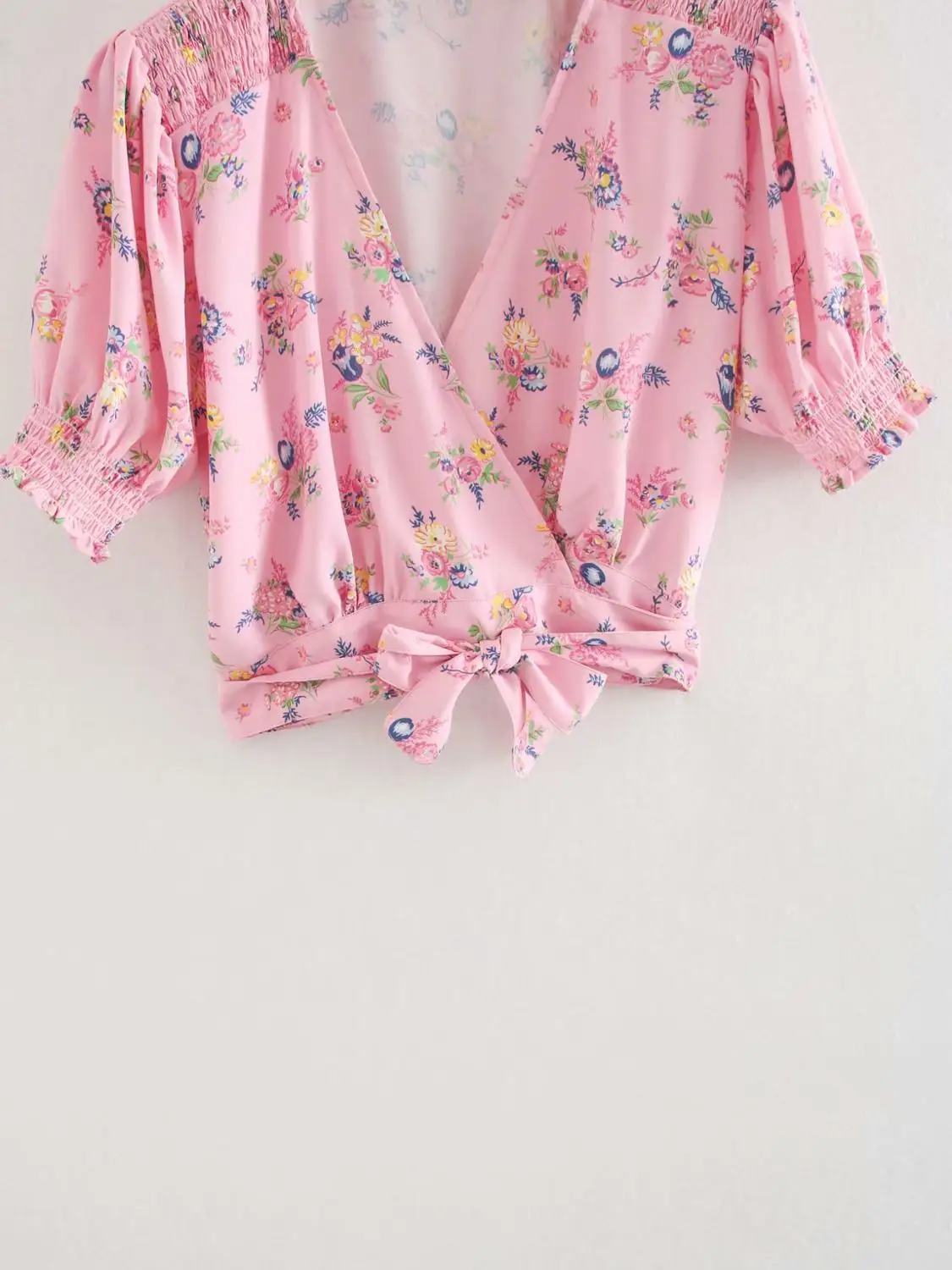 Ny 2020-kvinder v hals blomster print afslappet slank lyserød bluse kvindelige puff ærmer forneden sløjfe bundet kimono shirts smarte blusas toppe LS6634 1