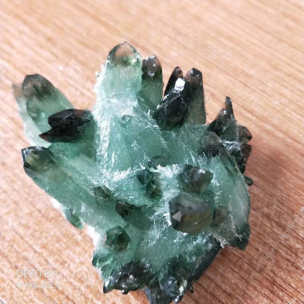 200-250g Naturlige grønne spøgelse cluster krystal Kvarts Cluster Prøve Healing Mineral Sten 1