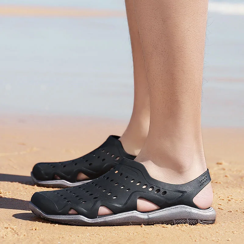 Nye Mænd Slip På Beach Sandaler 2020 Sommeren Herre Jelly Sko Udendørs Afslappet Behagelig Hul Sko Høj Kvalitet Shoes Para Hombre 1