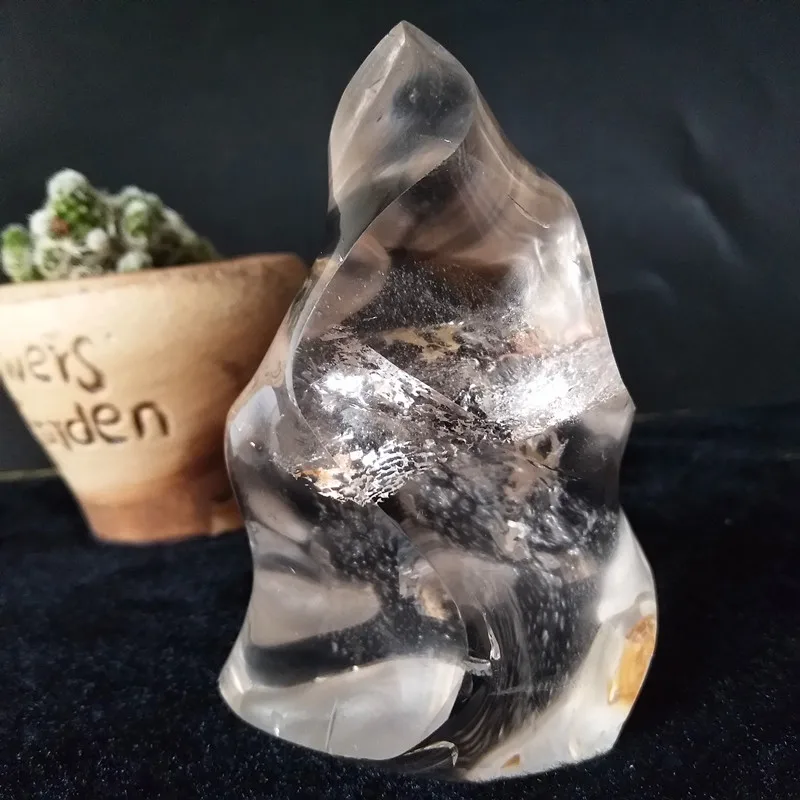 En Naturlig gennemsigtig kvarts krystal flamme kraftigt magnetfelt energi, chakraer Høj kvalitet sten, healing, krystaller 3