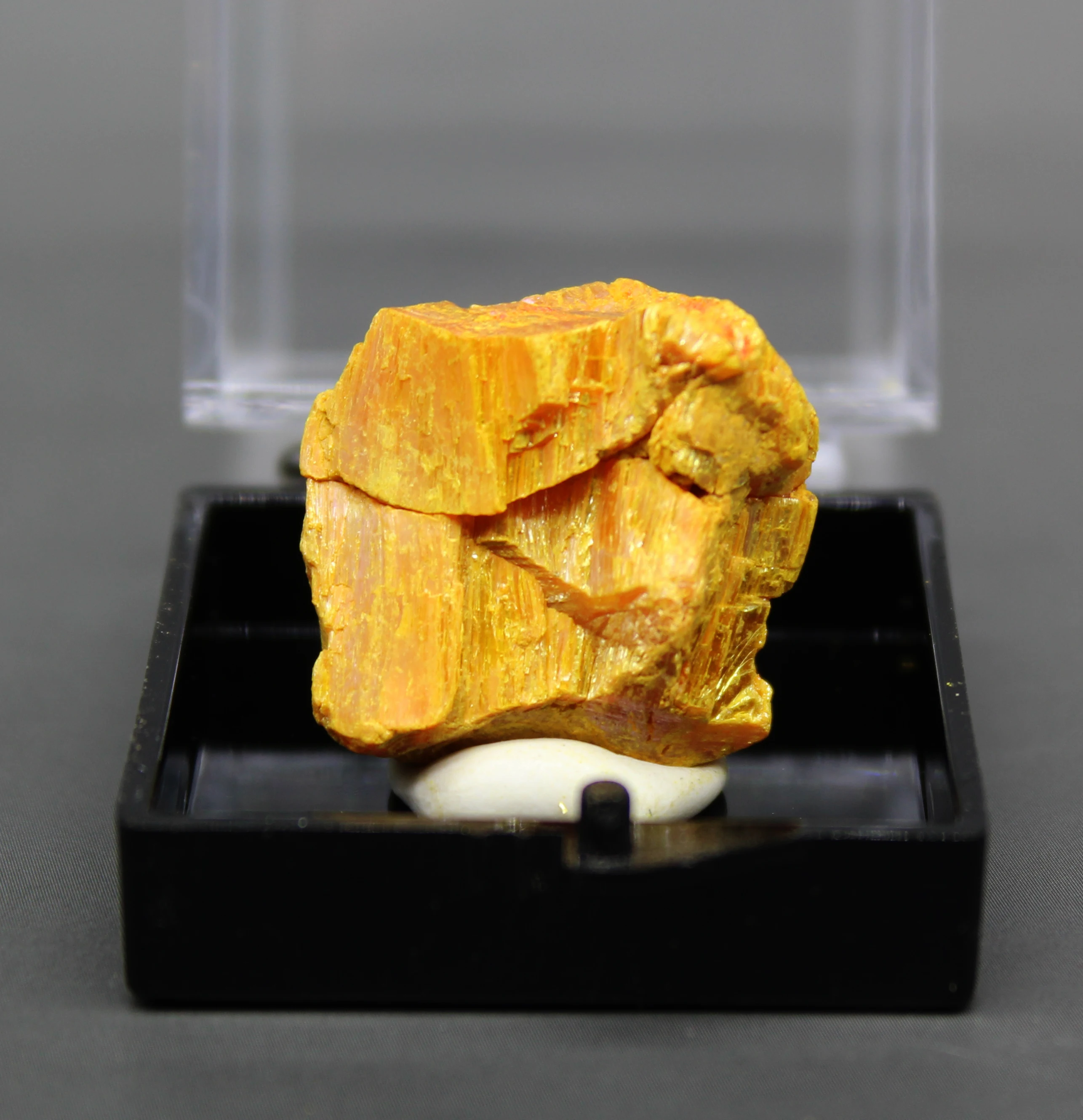Naturlige orpiment Mineral prøver Arsen svovlholdigt malm Crystal mineral malm orpimentcollection prøver box størrelse 3.4 cm 3
