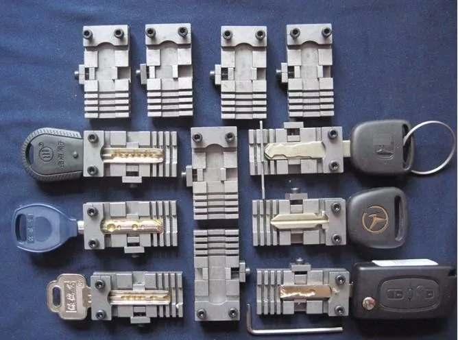 Særlige bilnøgler Klemme Armatur-Tasten Copy Skære Overlappe maskindele Låsesmed Værktøjer 2 stykker / masse 4