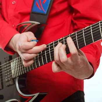 AROMA PÅ-101 Guitar Tuner LCD-Skærm til Ukulele Guitar, Bas, Mandolin, Violin, Banjo Kromatisk Tuner 4 STK Guitar Picks i prisen 3