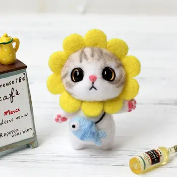Cat Doll Med Jordbær Panda Uld Filt Håndværk DIY Ikke Færdig Stak Sæt Håndværk Kit Til Nål Materiale Taske Pack 0
