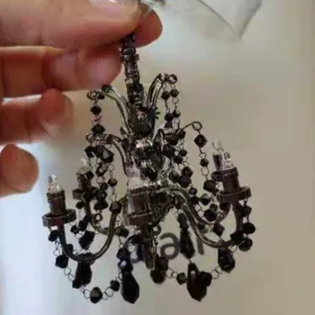 Dukkehus miniature lampe sort 6 arme krystal lysekrone