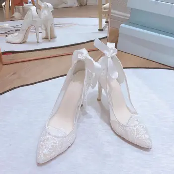 Kmeioo elegante bryllup sko kvinde lace pumper spidse tå høje hæle boetie stiletto lavvandede bride sko kvinder tynd hæle 624