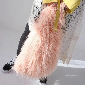 Kvinder Vinteren Faux Fur Håndtaske Mode Furry Spand Tasker Imiteret Pels Taske Taske Tote Taske Søde Plys Vest Taske Kvindelige Pung 1