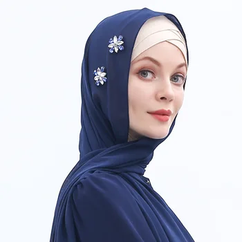 Muslimske Pearl Chiffon Tørklæde Hijab Kvinders Luksus Farvet Rhinestone Design Muslimah Mode Tørklæde Islamiske Sjaler Og Wraps 4