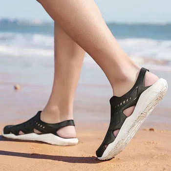 Nye Mænd Slip På Beach Sandaler 2020 Sommeren Herre Jelly Sko Udendørs Afslappet Behagelig Hul Sko Høj Kvalitet Shoes Para Hombre 4