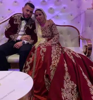 Red Muslimske Brude Kjoler En Hals Lange Ærmer Brudekjoler Med Tog Guld Pynt Luksus Dubai Bryllup Operationskitler 4